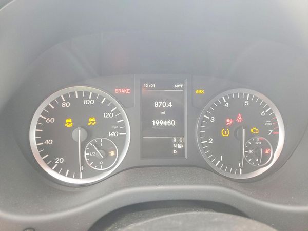 2016 MERCEDES-BENZ METRIS