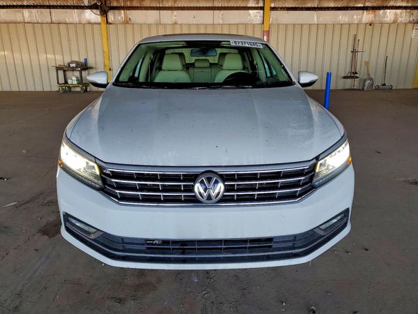 2017 VOLKSWAGEN PASSAT
