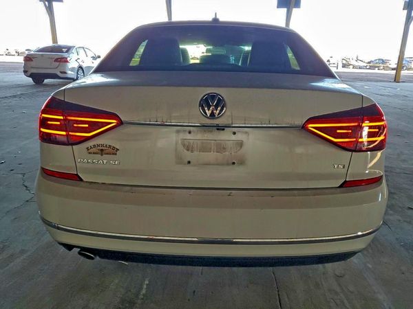 2017 VOLKSWAGEN PASSAT