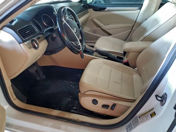 2017 VOLKSWAGEN PASSAT