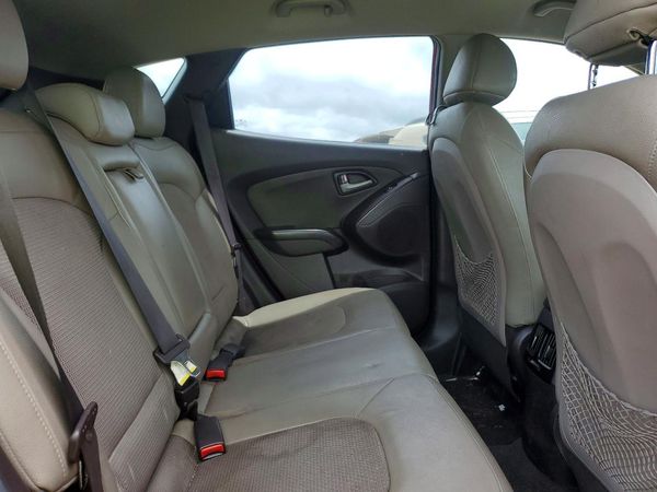 2015 HYUNDAI TUCSON GLS (Middle)