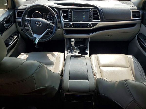 2019 TOYOTA HIGHLANDER SE/XLE