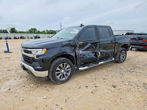 2022 CHEVROLET SILVERADO LT — Front 3/4
