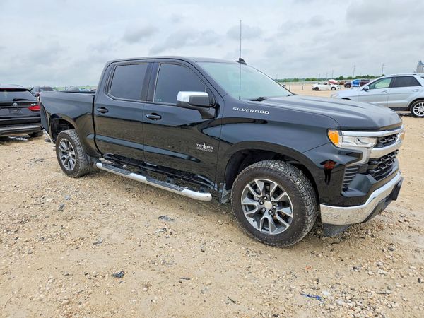 2022 CHEVROLET SILVERADO LT — Passenger 3/4