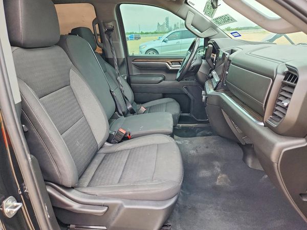 2022 CHEVROLET SILVERADO LT — DENT