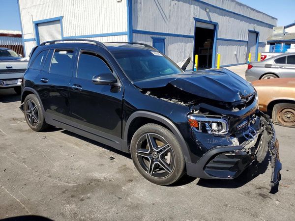 2023 MERCEDES-BENZ GLB GLB250