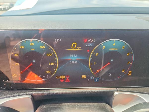 2023 MERCEDES-BENZ GLB GLB250