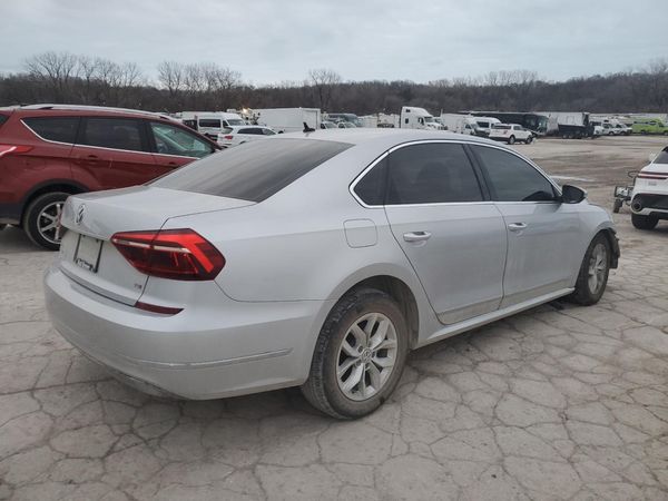 2017 VOLKSWAGEN PASSAT