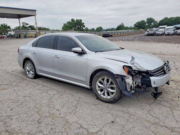 2017 VOLKSWAGEN PASSAT
