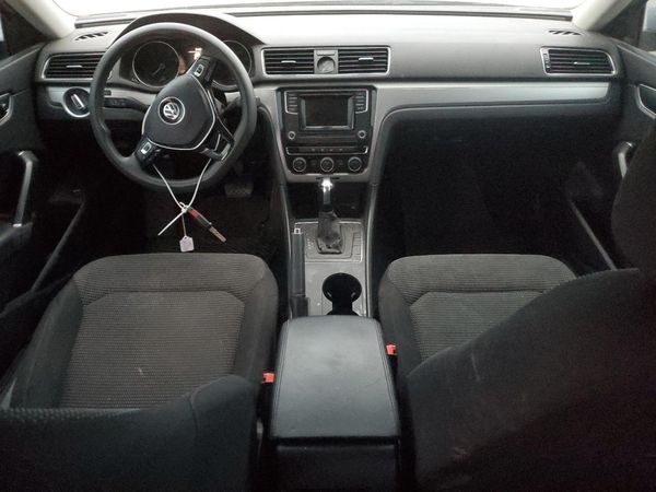 2017 VOLKSWAGEN PASSAT