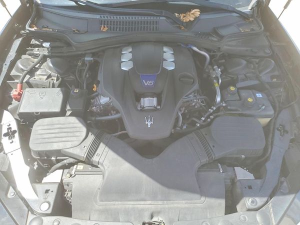 2015 MASERATI GHIBLI — Engine bay