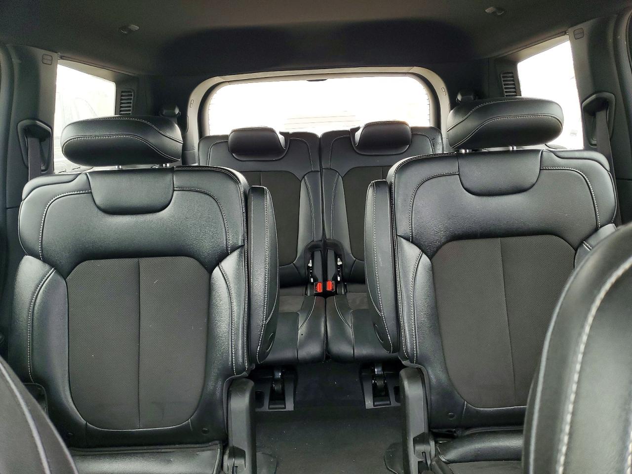 2024 JEEP GRAND CHEROKEE L LAREDO 4X4