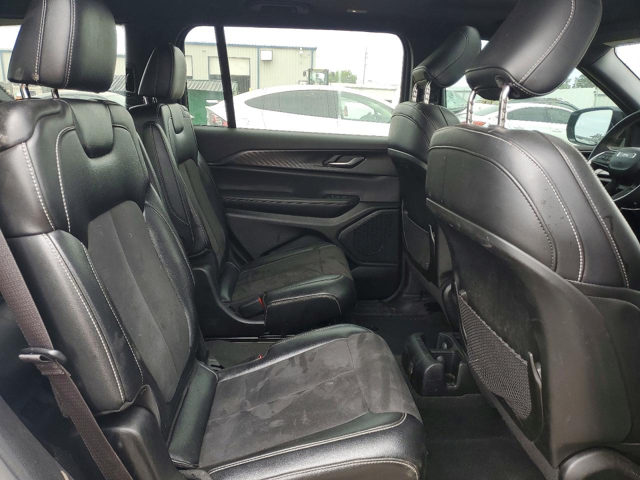 2024 JEEP GRAND CHEROKEE L LAREDO 4X4