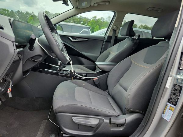 2023 KIA NIRO LX