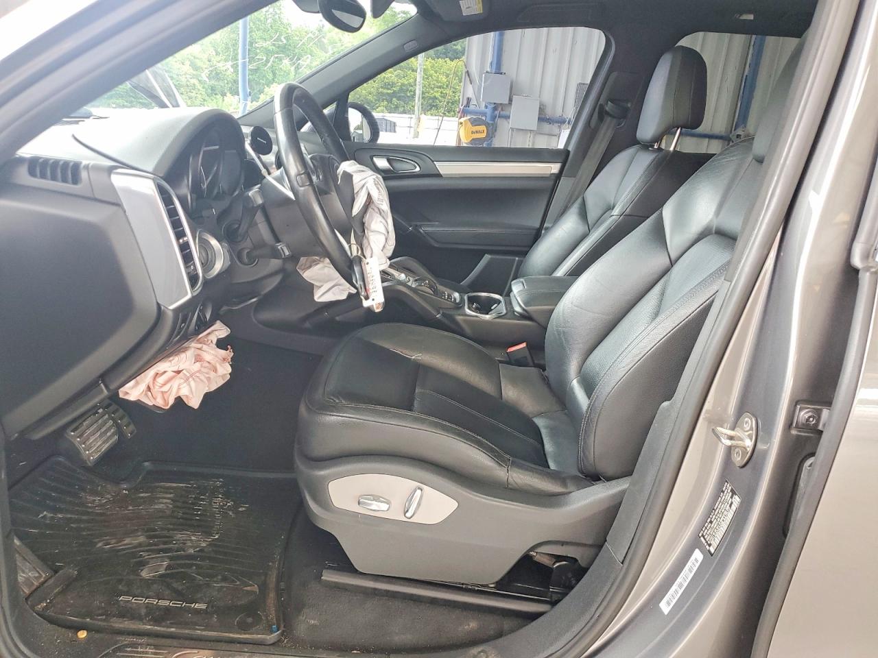2011 PORSCHE CAYENNE