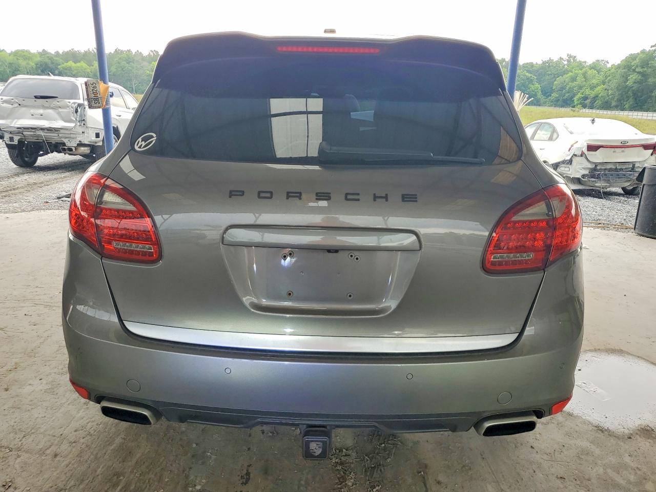 2011 PORSCHE CAYENNE