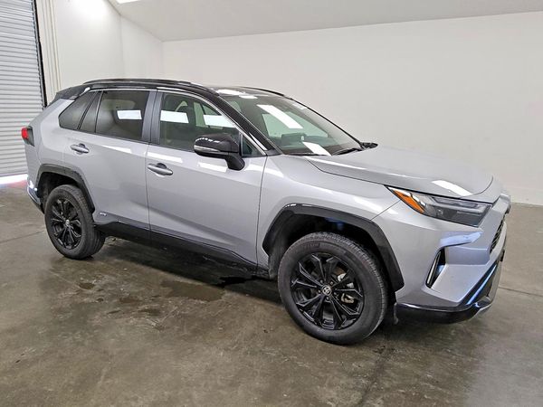 2025 TOYOTA RAV4 XSE