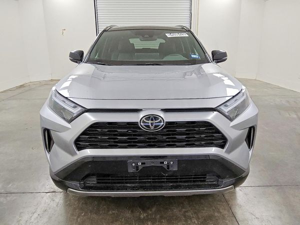 2025 TOYOTA RAV4 XSE