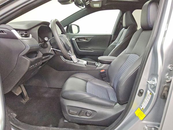 2025 TOYOTA RAV4 XSE