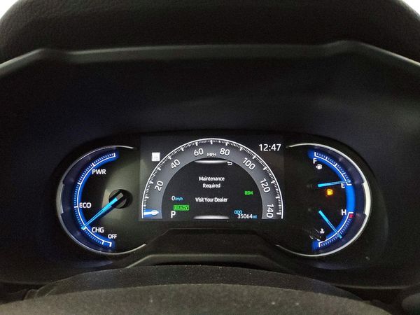 2025 TOYOTA RAV4 XSE