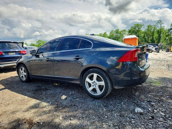 2012 VOLVO S60