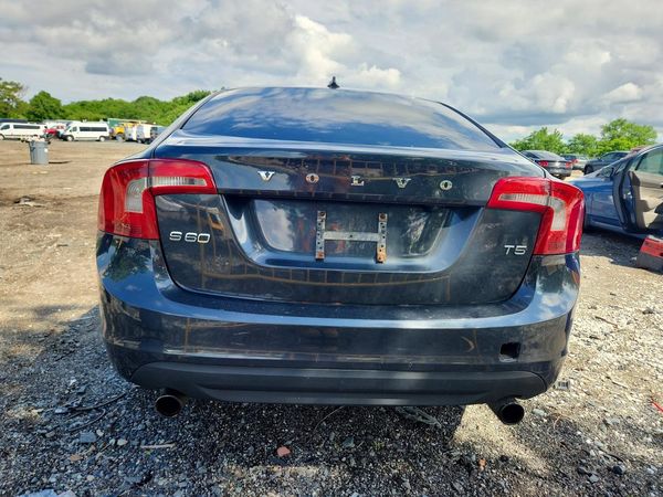 2012 VOLVO S60