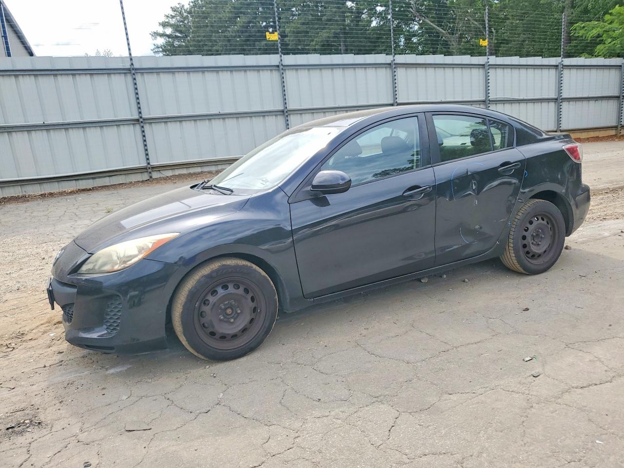 2013 MAZDA 3 SV/Base