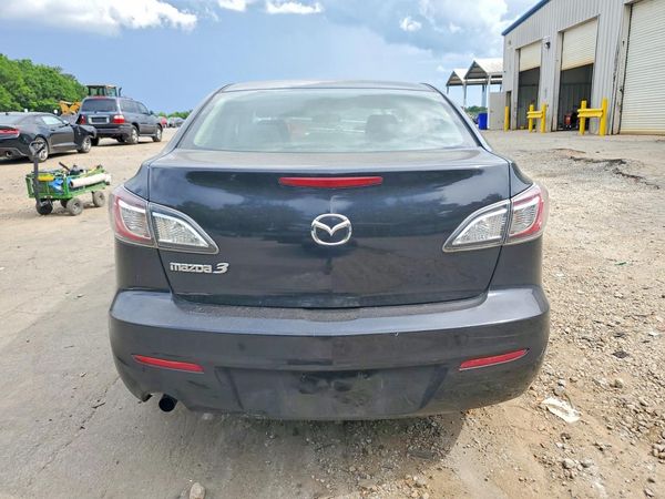 2013 MAZDA 3 SV/Base
