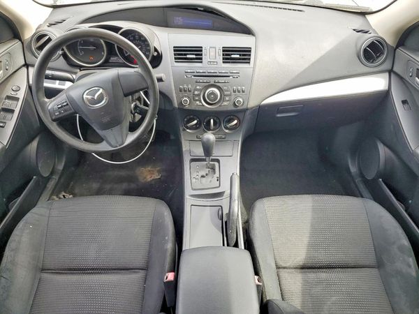2013 MAZDA 3 SV/Base