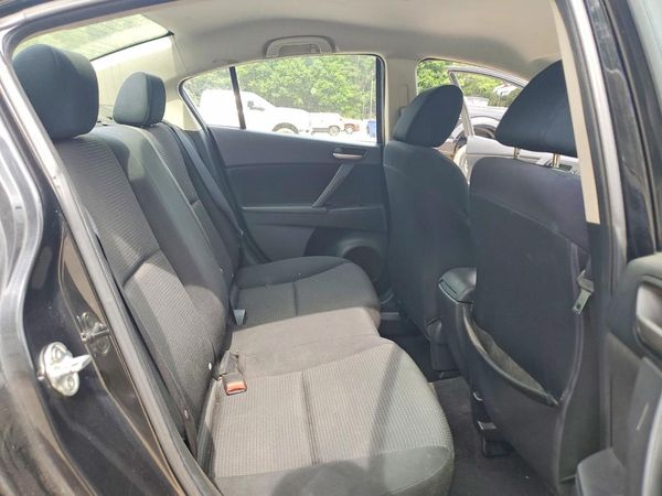 2013 MAZDA 3 SV/Base