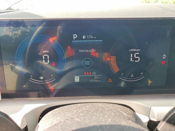 2026 HYUNDAI TUCSON SE