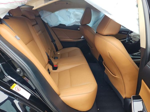 2016 LEXUS IS