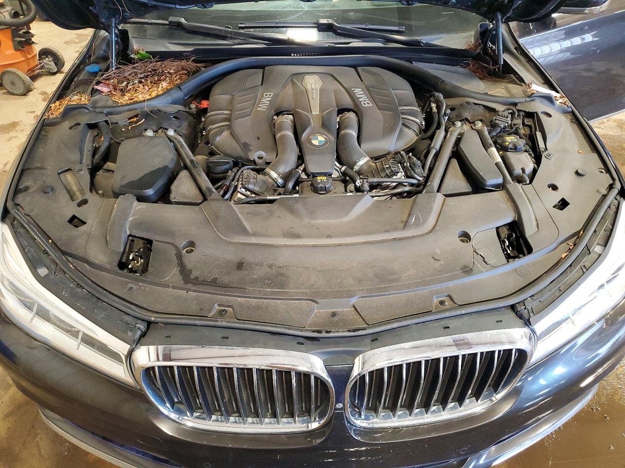 2016 BMW 750 xDrive