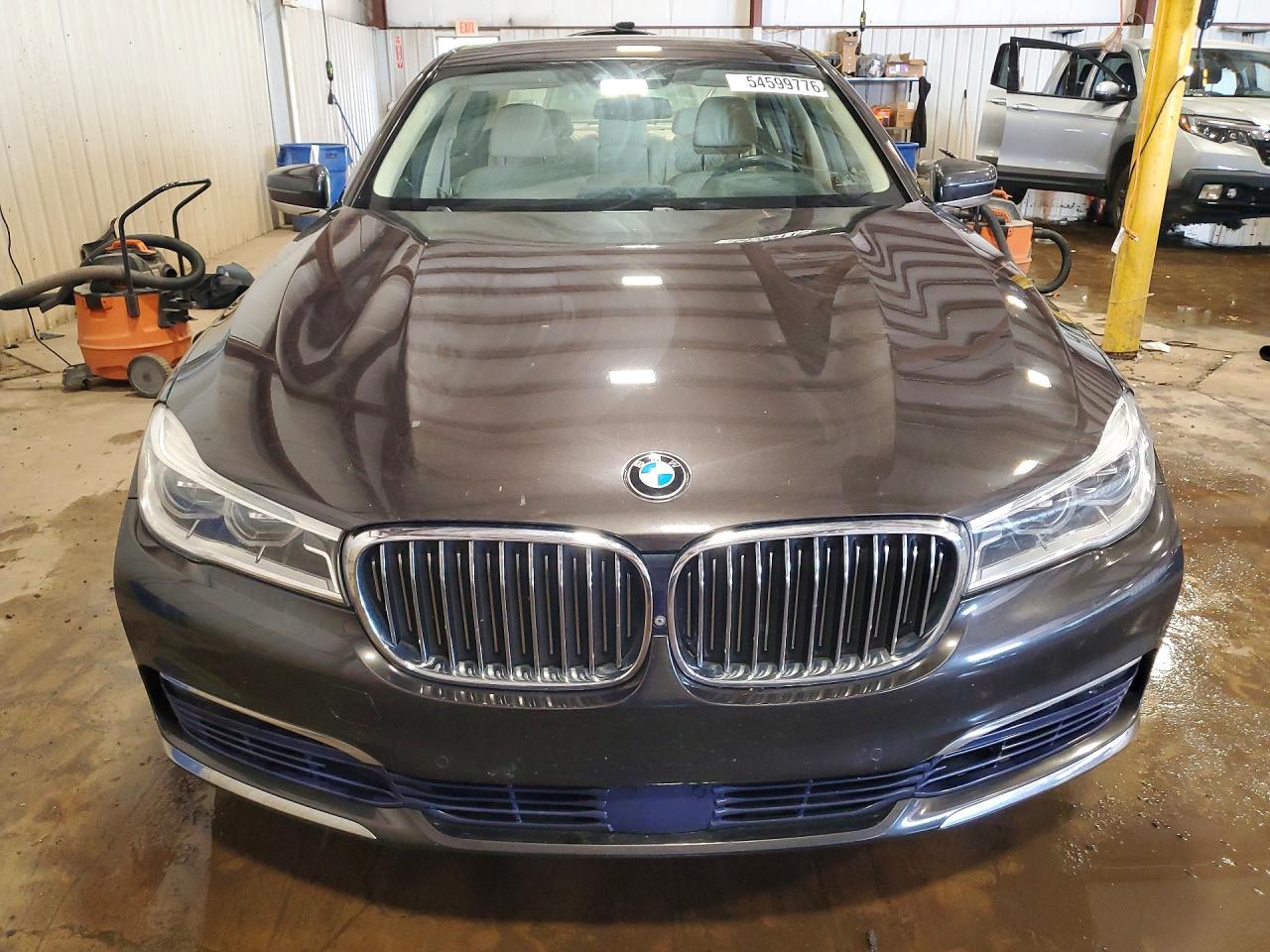2016 BMW 750 xDrive