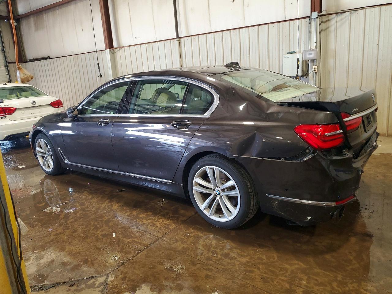 2016 BMW 750 xDrive