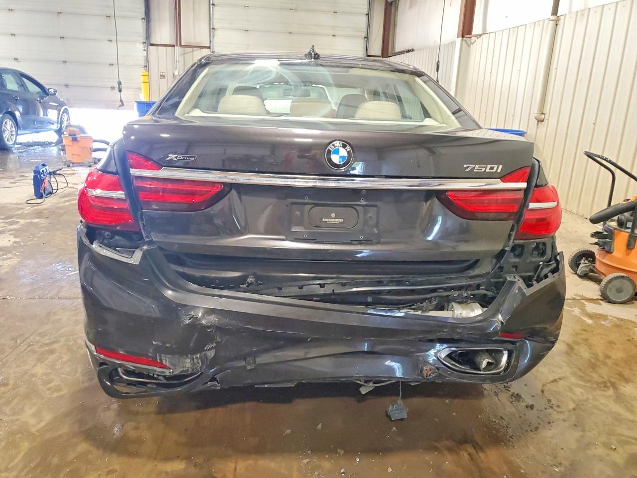 2016 BMW 750 xDrive