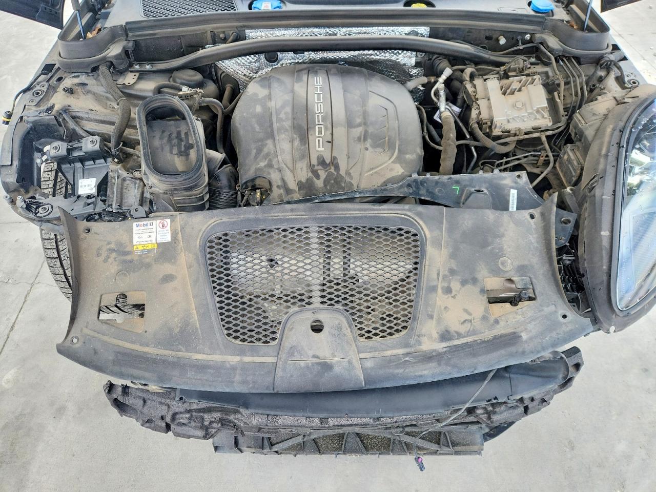 2021 PORSCHE MACAN Base