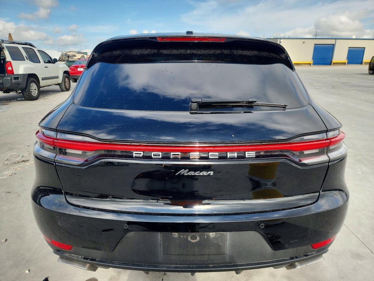 2021 PORSCHE MACAN Base