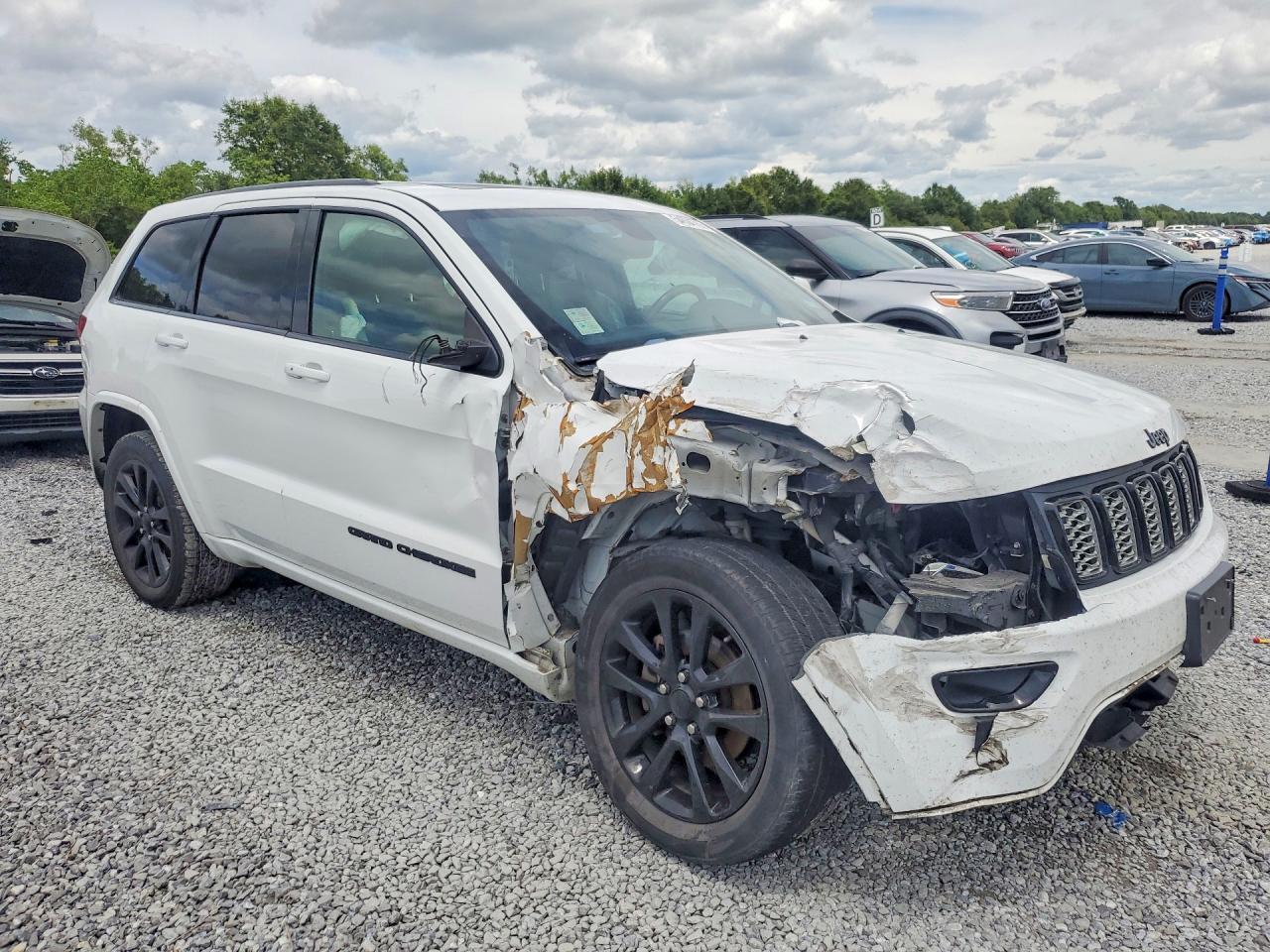 2020 JEEP GRAND CHEROKEE LAREDO 4X2