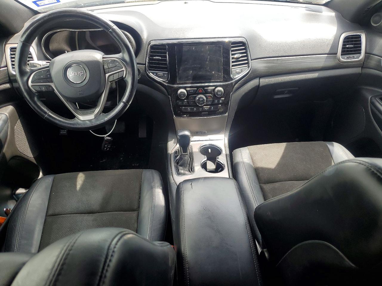 2020 JEEP GRAND CHEROKEE LAREDO 4X2