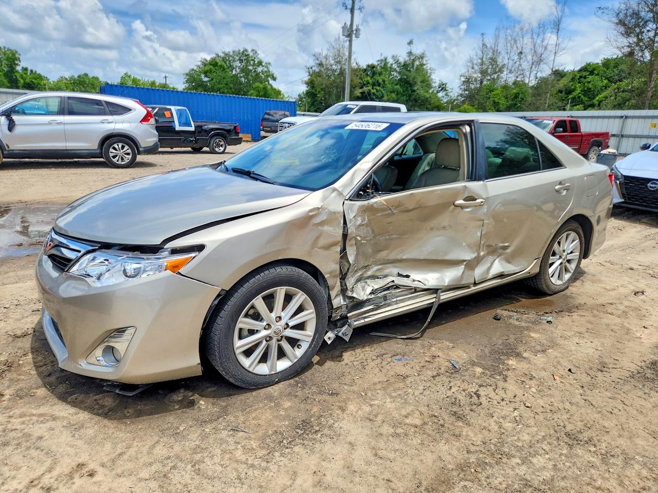 2014 TOYOTA CAMRY