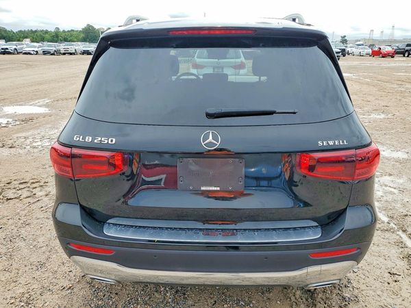 2024 MERCEDES-BENZ GLB GLB250