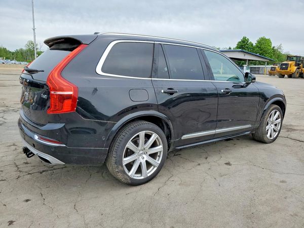 2016 VOLVO XC90