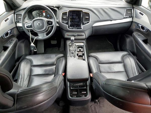 2016 VOLVO XC90