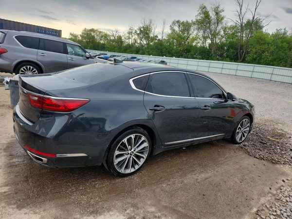 2017 KIA CADENZA