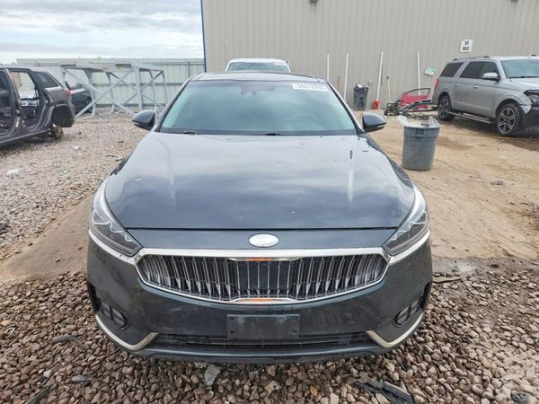 2017 KIA CADENZA