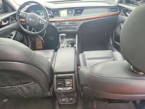2017 KIA CADENZA