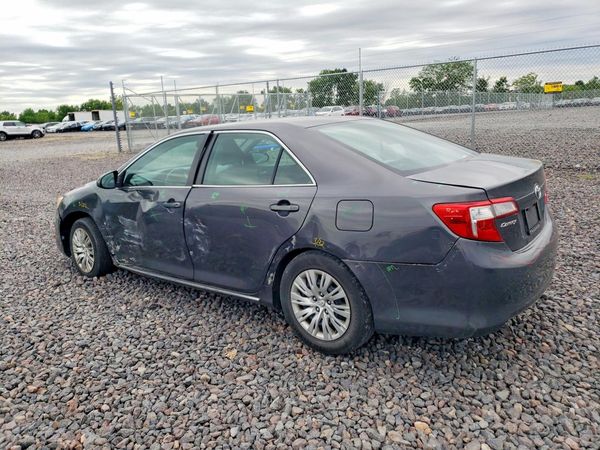 2014 TOYOTA CAMRY