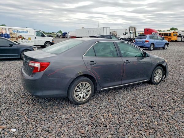 2014 TOYOTA CAMRY
