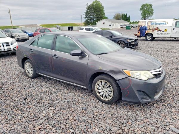 2014 TOYOTA CAMRY